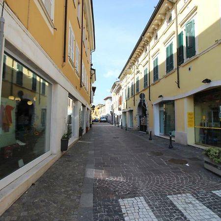 La Mansarda Di Juliette Desenzano del Garda Exterior photo