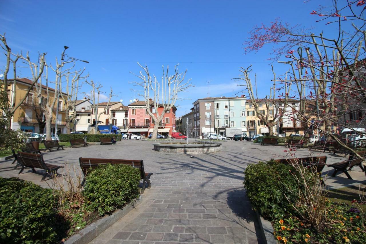 La Mansarda Di Juliette Desenzano del Garda Exterior photo