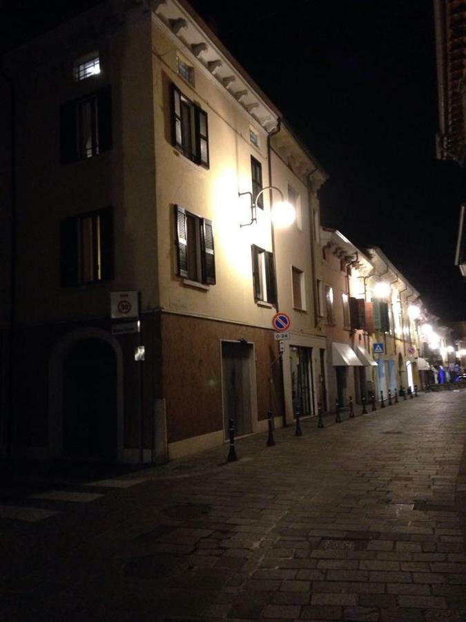 La Mansarda Di Juliette Desenzano del Garda Exterior photo